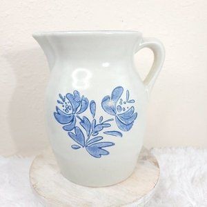 Vintage Pfaltzgraff Yorktowne Pitcher 8" Water Jug Pottery Stoneware White Blue